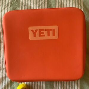 YETI Daytrip 3L Bright Orange Papaya Lunchbox
